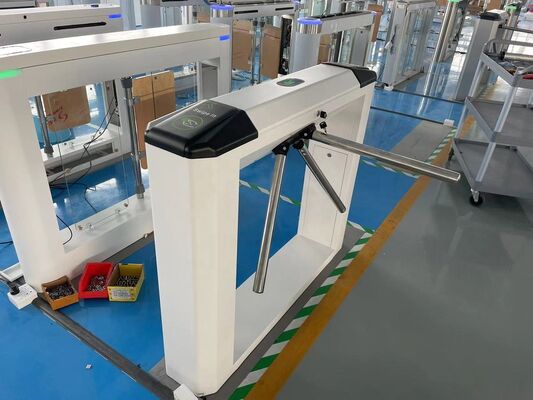 Μέγιστο πλάτος διέλευσης 550mm Τρίποδο Περιστροφική Πύλη RS485 Επικοινωνία Ταχύτητα Διέλευσης 40 Άτομα ανά Λεπτό Ιδανικό για Διαχείριση Εισόδου